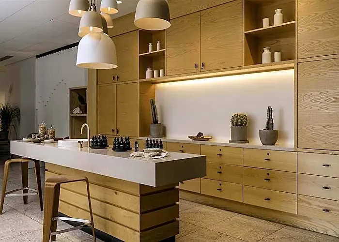 Andaz & Resort