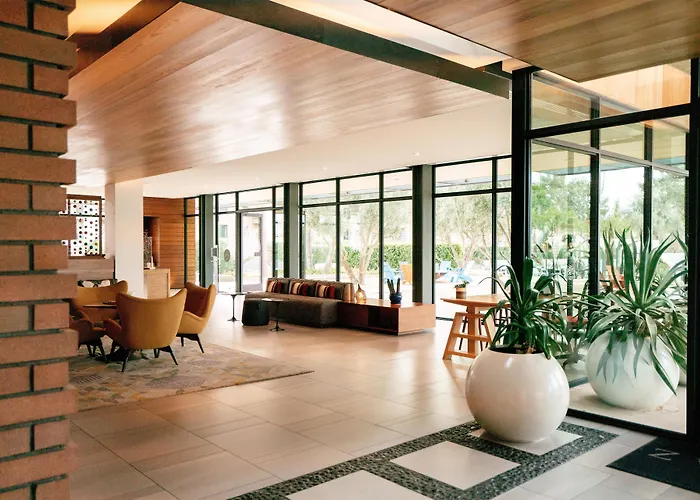 Andaz &